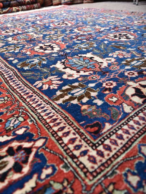 OLD PERSIAN VERAMIN RUG WITH MID BLUE GROUND - ADDITIONAL PHOTO 3