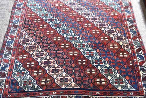 ANTIQUE PERSIAN VERAMIN VILLAGE RUG - ADDITIONAL PHOTO 2