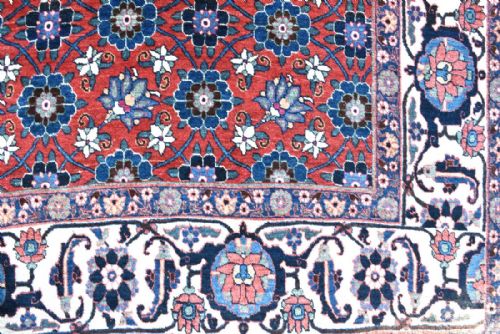 OLD PERSIAN VERAMIN CARPET - ADDITIONAL PHOTO 1