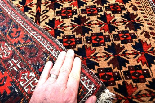 ANTIQUE PERSIAN BALUCH PRAYER RUG - ADDITIONAL PHOTO 2