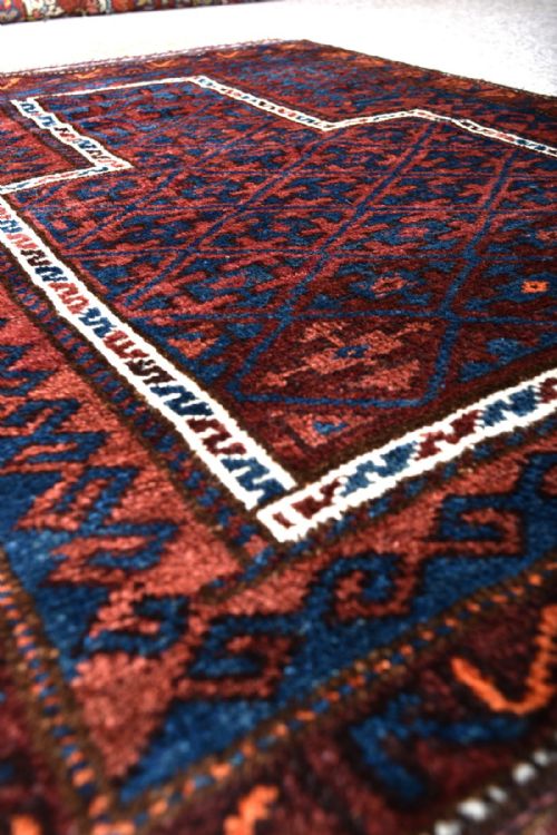 AN ANTIQUE AFGHAN BALUCH PRAYER RUG - ADDITIONAL PHOTO 2