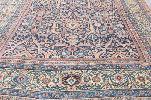ANTIQUE FERAHAN CARPET - ADDITIONAL PHOTO 1