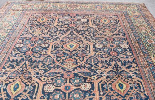 ANTIQUE FERAHAN CARPET - ADDITIONAL PHOTO 3