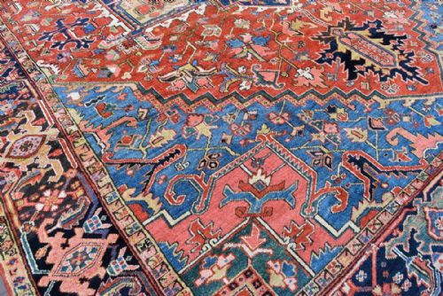 ANTIQUE PERSIAN HERIZ CARPET - ADDITIONAL PHOTO 1