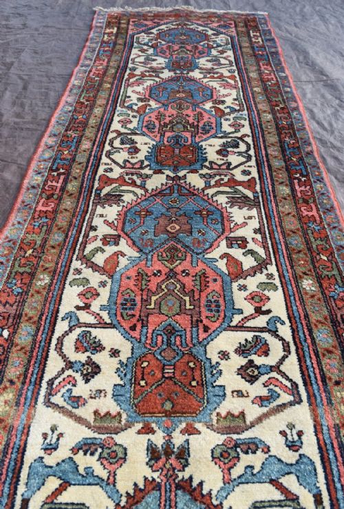 ANTIQUE MALYOR RUNNER - ADDITIONAL PHOTO 3