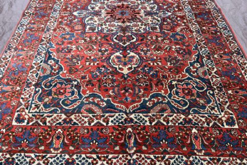 OLD BAKTIARI CARPET - ADDITIONAL PHOTO 2