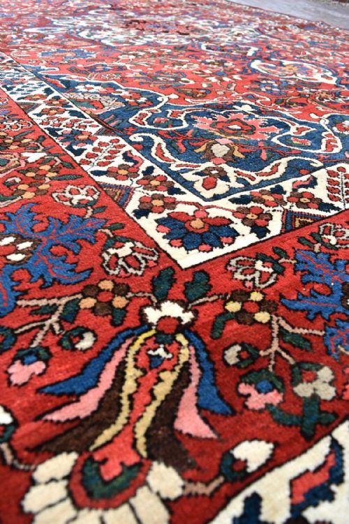 OLD BAKTIARI CARPET - ADDITIONAL PHOTO 5