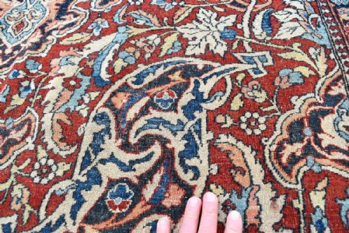AN ANTIQUE MEHRIBAN CARPET - ADDITIONAL PHOTO 3