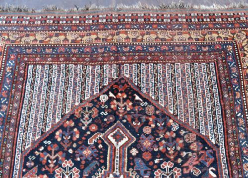 ANTIQUE KHAMSEH TRIBAL CARPET - ADDITIONAL PHOTO 5