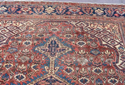 FINE ANTIQUE FERAHAN CARPET - ADDITIONAL PHOTO 1