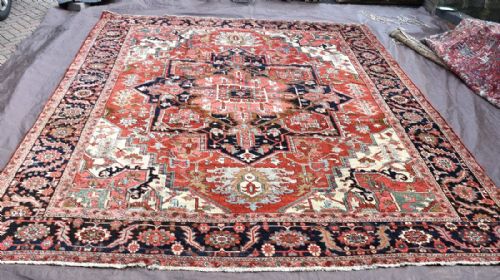 ANTIQUE SERAPI HERIZ CARPET - ADDITIONAL PHOTO 1