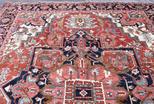 ANTIQUE SERAPI HERIZ CARPET - ADDITIONAL PHOTO 3