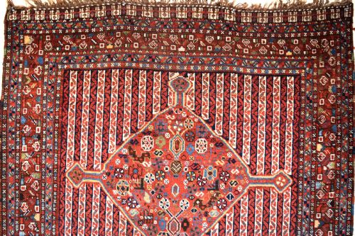 AN ANTIQUE SOUTH WEST PERSIAN KHAMSEH TRIBAL RUG - ADDITIONAL PHOTO 3