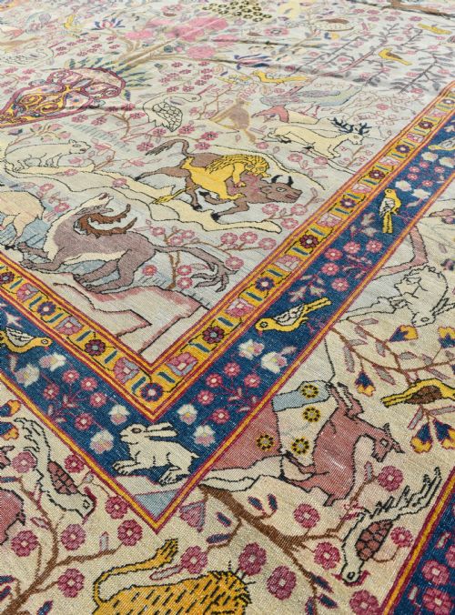 ANTIQUE PERSIAN TEHRAN CARPET OF UNUSUAL DESIGN - ADDITIONAL PHOTO 4