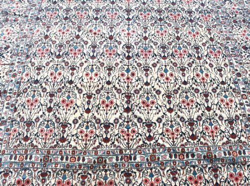 ANTIQUE PERSIAN TEHRAN CARPET OF UNUSUAL DESIGN - ADDITIONAL PHOTO 1