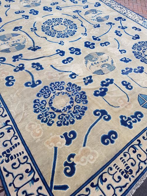 VERY LARGE ANTIQUE PEKING CARPET - ADDITIONAL PHOTO 1