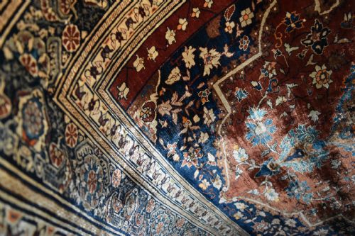 FINE ANTIQUE HERIZ SILK RUG - ADDITIONAL PHOTO 1