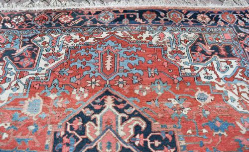 A GOOD ANTIQUE PERSIAN HERIZKARAJA CARPET 383X296CM - ADDITIONAL PHOTO 3
