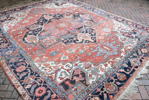A GOOD ANTIQUE PERSIAN HERIZKARAJA CARPET 383X296CM - ADDITIONAL PHOTO 4