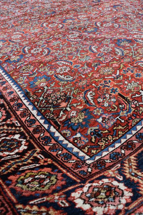 AN ANTIQUE PERSIAN HERIZ CARPET 385X314CM - ADDITIONAL PHOTO 5