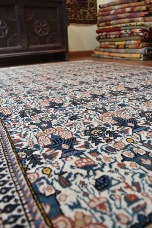 AN OLD QUM RUG 209X144CM - ADDITIONAL PHOTO 5