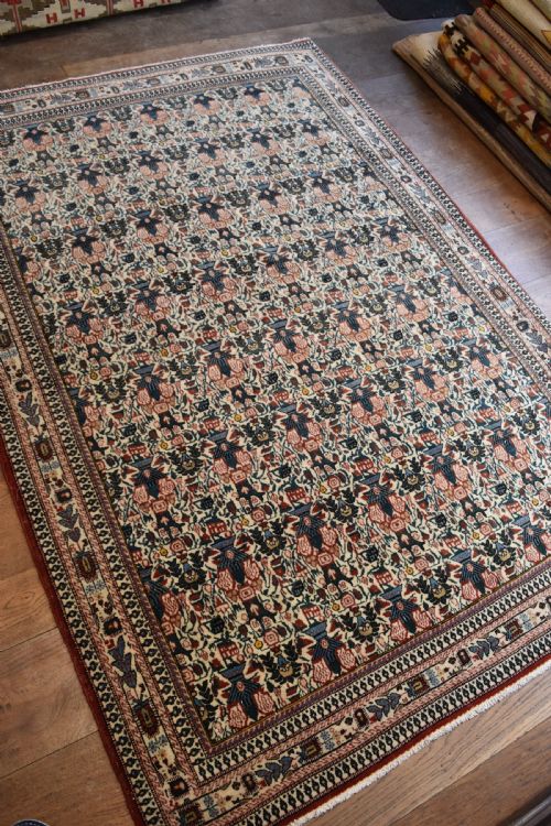 AN OLD QUM RUG 209X144CM - ADDITIONAL PHOTO 6
