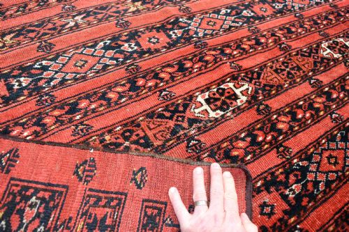 AN ANTIQUE ERSARI BESHIR CHUVAL RUG 175X104CM - ADDITIONAL PHOTO 3