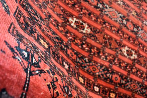 AN ANTIQUE ERSARI BESHIR CHUVAL RUG 175X104CM - ADDITIONAL PHOTO 4