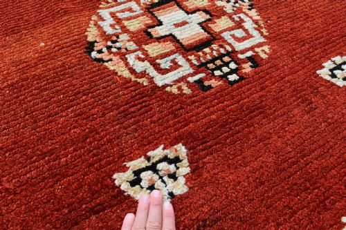 UNUSUALLY LARGE TIBETAN CARPET 229X121CM - ADDITIONAL PHOTO 5