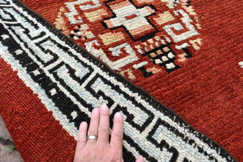 UNUSUALLY LARGE TIBETAN CARPET 229X121CM - ADDITIONAL PHOTO 6