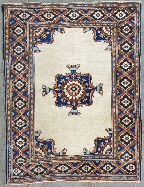 antique doroush rug 172x132cm - CATEGORY: ANTIQUE RUGS - DATED 1880