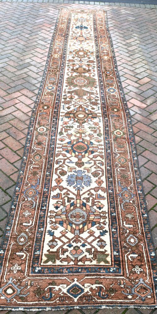 an antique serapi runner 506x91cm - CATEGORY: ANTIQUE RUGS - DATED 1890