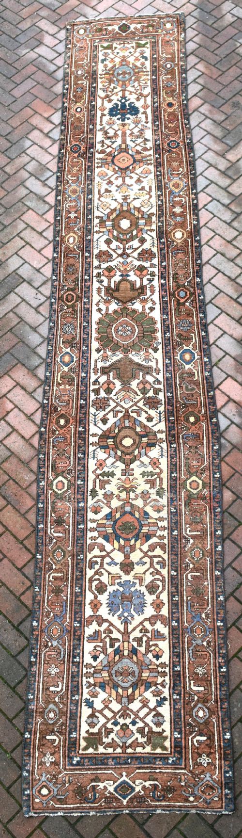 AN ANTIQUE SERAPI RUNNER 506X91CM - ADDITIONAL PHOTO 6