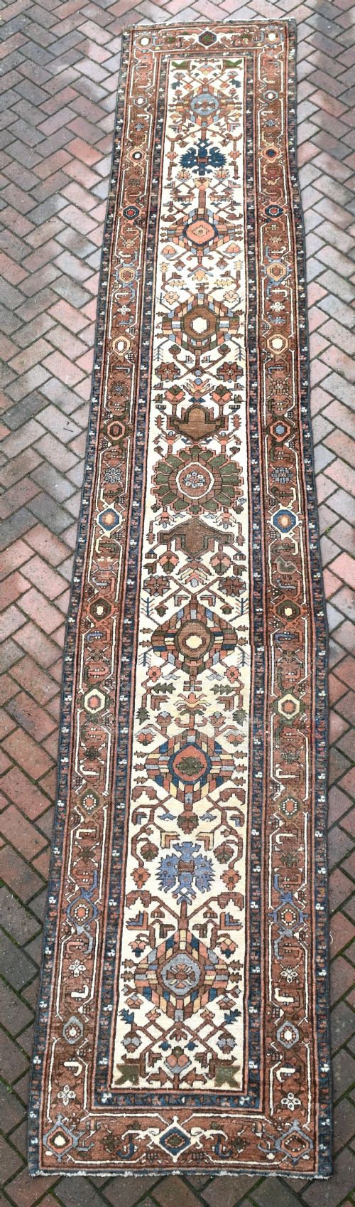 AN ANTIQUE SERAPI RUNNER 506X91CM - ADDITIONAL PHOTO 8