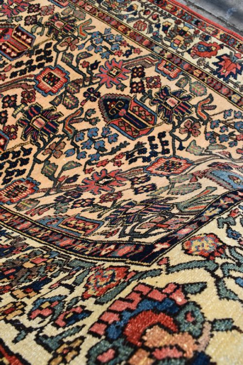ANTIQUE BAKTIARI RUG CIRCA 1920 200X140CM - ADDITIONAL PHOTO 4