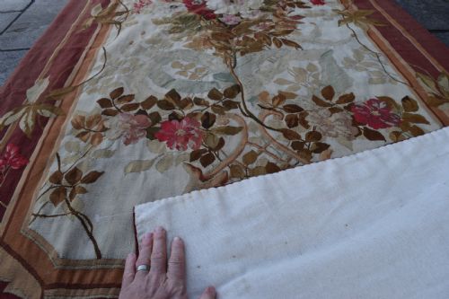 A FINE AUBUSSON ENTRE FENTRE TAPESTRY 200X111CM - ADDITIONAL PHOTO 4