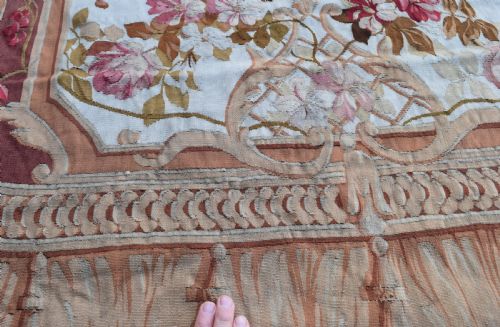 A FINE AUBUSSON ENTRE FENTRE TAPESTRY 200X111CM - ADDITIONAL PHOTO 5