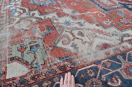 ANTIQUE SERAPI CARPET 374 X 260CM - ADDITIONAL PHOTO 9