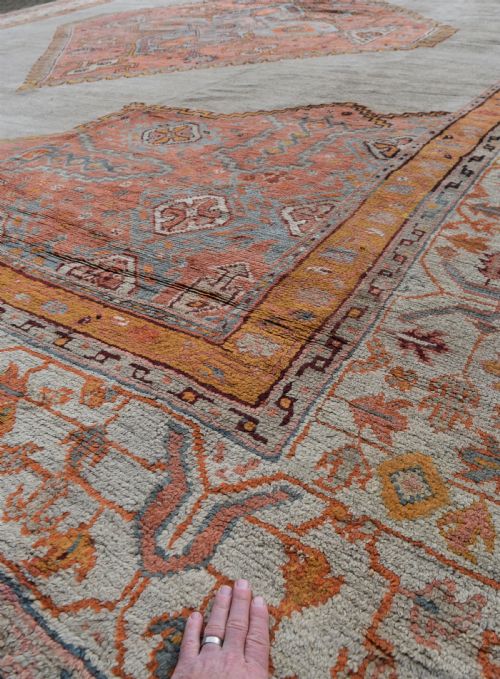 MASSIVE ANTIQUE USHAK CARPET 597X525 CM - ADDITIONAL PHOTO 5