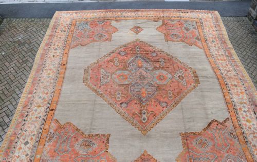 MASSIVE ANTIQUE USHAK CARPET 597X525 CM - ADDITIONAL PHOTO 11