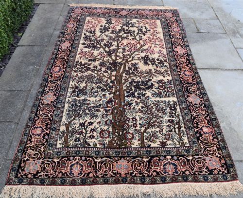 AN ANTIQUE ISFAHAN PRAYER RUG 232X123CM - ADDITIONAL PHOTO 2