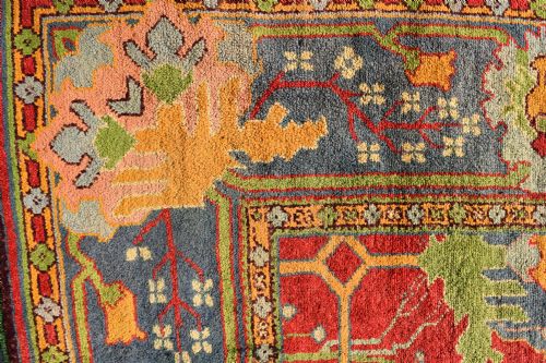 AN ANTIQUE GAVIN MORTON ARTS AND CRAFTS CARPET DONEGAL CIRCA 1900 442X332CM - ADDITIONAL PHOTO 1