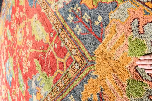 AN ANTIQUE GAVIN MORTON ARTS AND CRAFTS CARPET DONEGAL CIRCA 1900 442X332CM - ADDITIONAL PHOTO 2