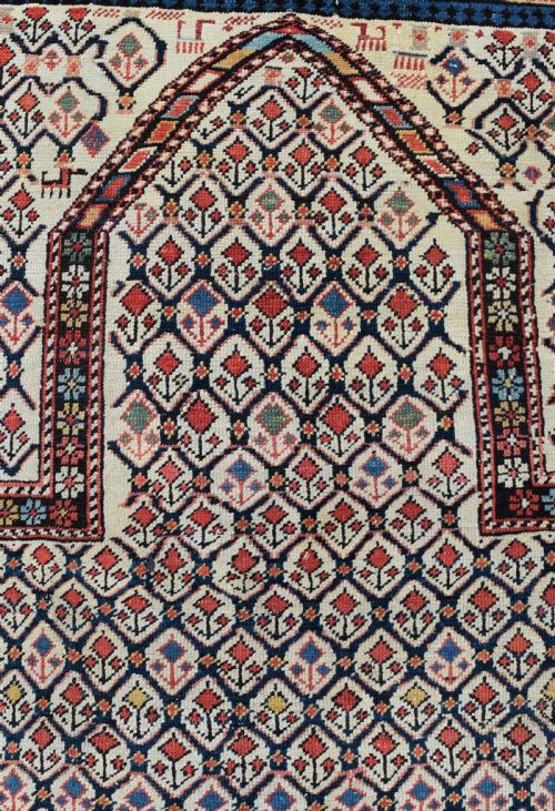 AN ANTIQUE SHIRVAN PRAYER RUG 140X115CM - ADDITIONAL PHOTO 1