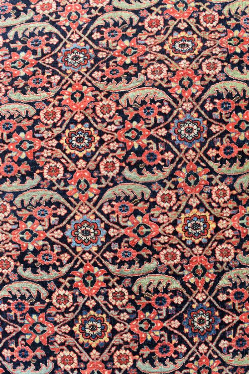 AN ANTIQUE NORTH WEST PERSIAN ROOMSIZE CARPET 410X213CM - ADDITIONAL PHOTO 2