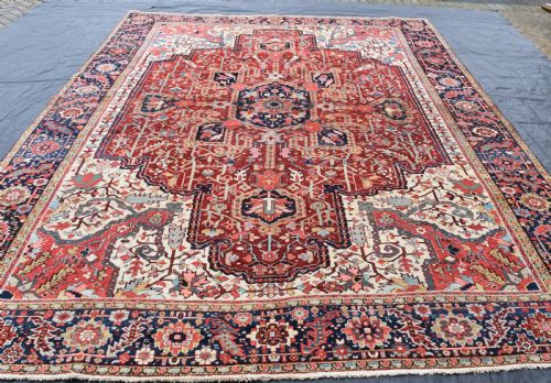 AN UNUSUAL ANTIQUE ROOMSIZE HERIZ CARPET 410X293CM - ADDITIONAL PHOTO 1