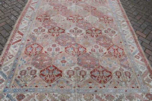 AN OLD WEST PERSIAN BAHKTIARI SMALL ROOMSIZE CARPET 295X210CM - ADDITIONAL PHOTO 1
