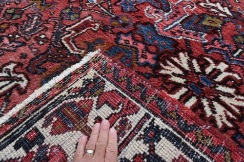 AN OLD PERSIAN HERIZ CARPET WITH ALLOVER DESIGN 326X223CM - ADDITIONAL PHOTO 7