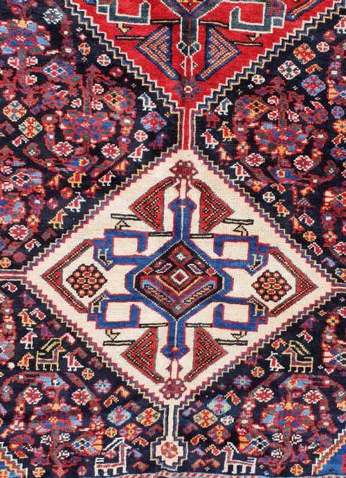 AN ANTIQUE QASGAI MAIN CARPET - ADDITIONAL PHOTO 2