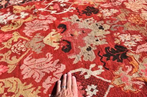 AN ANTIQUE CAUCASIAN KARABAGH CARPET 280X165CM - ADDITIONAL PHOTO 3